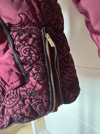 Abrigo acolchado Desigual con capucha