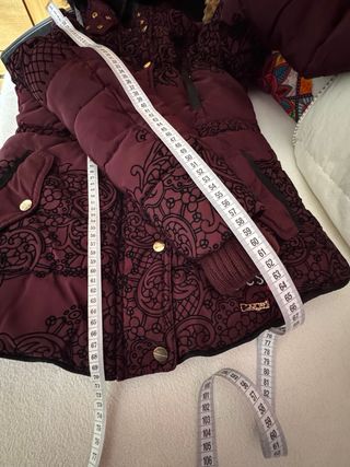 Abrigo acolchado Desigual con capucha