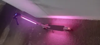 Patinete Eléctrico Rosa con Luces