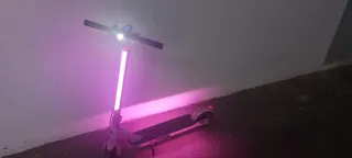 Patinete Eléctrico Rosa con Luces