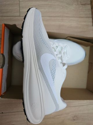 Zapatillas Nike Revolution 8