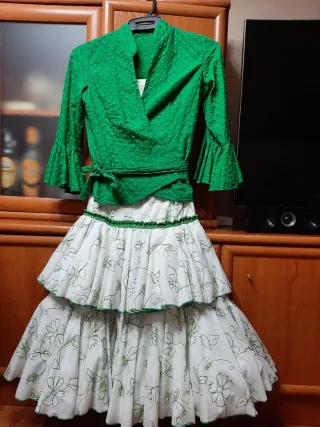 Traje Flamenca Blanco y Verde