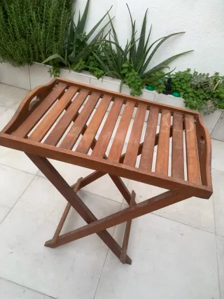 Mesa auxiliar de teca plegable