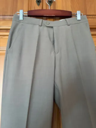 Traje Easy Wear El Corte Inglés. Beige Talla 42