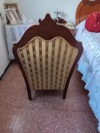 Sillón clásico madera y tela