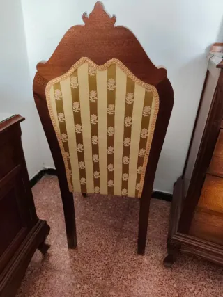 Sillón clásico madera y tela