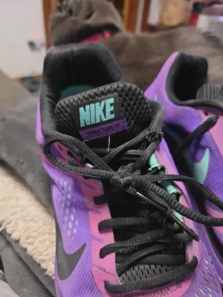 Zapatillas Nike Moradas y Rosas