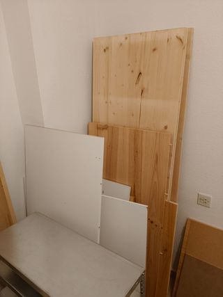 ¡GRATIS! 15m² Suelo laminado excelente y muebles