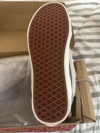 Vans Knu Skool grises y beige