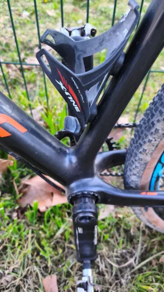 Bicicicleta Cannondale FSI con lefty full carbono