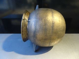 Olla Bronce Macizo Antigua - Siglo XVIII