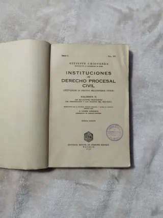 Antiguo libro de Instituciones de Derecho Procesal