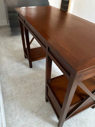 Escritorio antiguo de madera