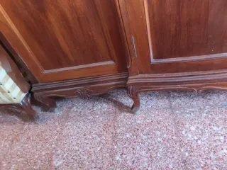 Ropero antiguo de madera