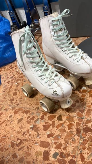 Patines de 4 ruedas blancos