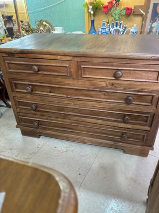 Cómoda de madera maciza