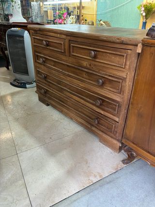 Cómoda de madera maciza