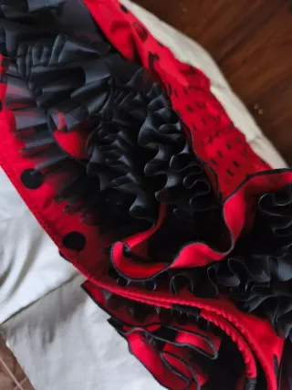 Falda Flamenca a Medida Lunares Rojo y Negro