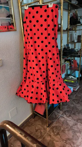 Falda Flamenca a Medida Lunares Rojo y Negro