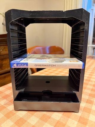 Torre Organizadora PS4 + Juego Overwatch