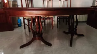 Mesa de comedor de madera y 6 sillas