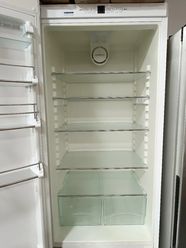 Nevera Liebherr No Frost, 2.00x60cm