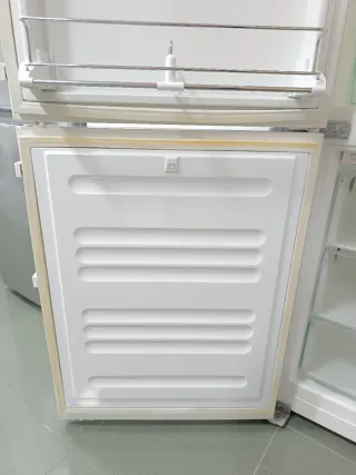 Nevera Liebherr No Frost, 2.00x60cm