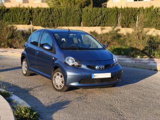 TOYOTA Aygo 1.0 VVTi Sound 5p.