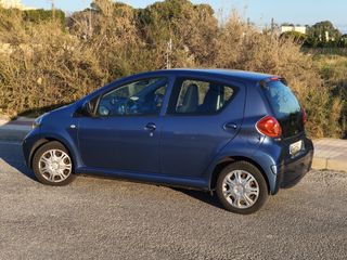 TOYOTA Aygo 1.0 VVTi Sound 5p.