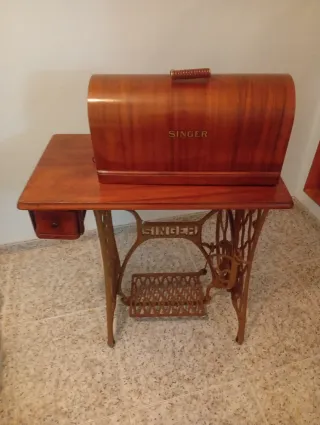 Máquina de coser Singer antigua