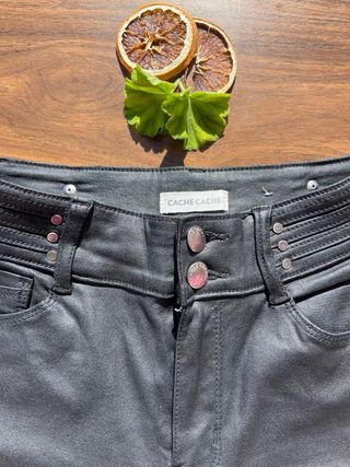 Pantalón Cache Cache efecto cuero negro