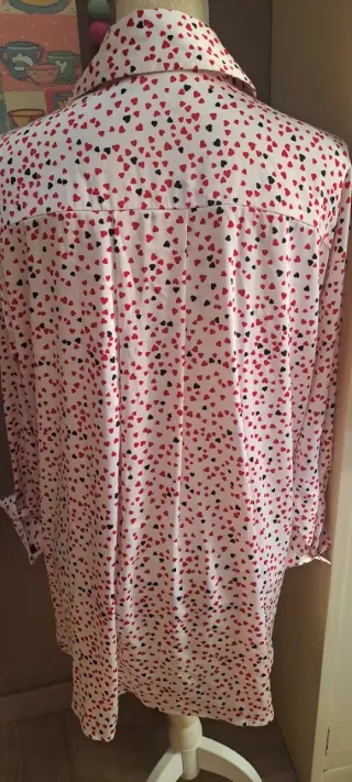 Camisa estampada corazones