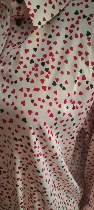 Camisa estampada corazones