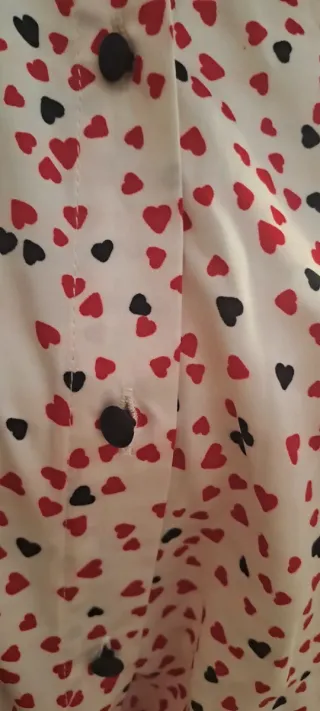 Camisa estampada corazones