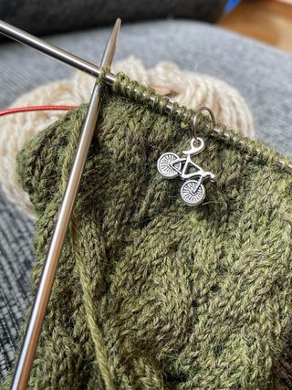 Marcador de punto con charm de bicicleta