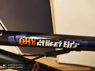 Bicicleta BMX infantil