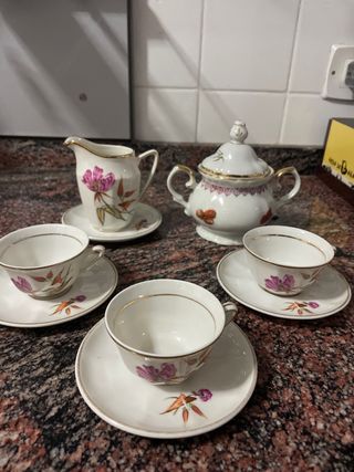 Juego de café antiguo porcelana flores