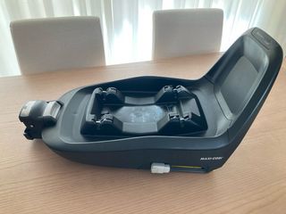 Base Maxi-Cosi FamilyFix One i-Size + Seggiolino Pearl