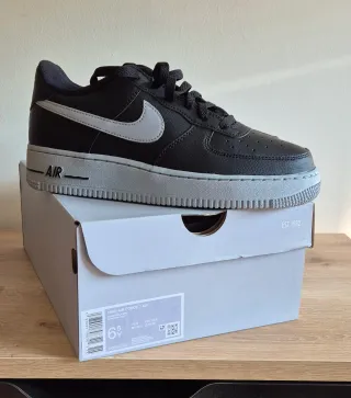 Zapatillas Nike Air Force. Nuevas con caja.