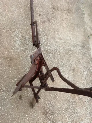 Arado antiguo de labranza