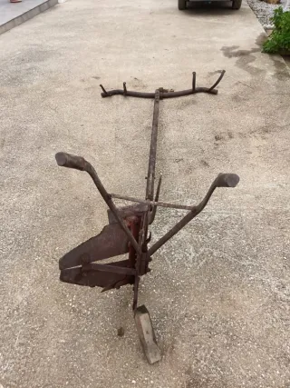 Arado antiguo de labranza