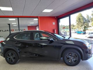 Lexus UX 250 H, nacional y en impecable estad 2022