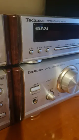 Equipo Hi-Fi Technics HD51 y altavoces INFINITY