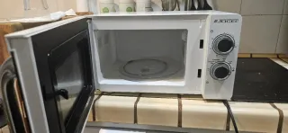 Microondas Jocel Blanco