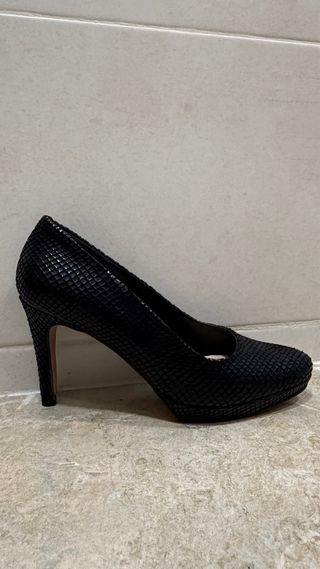 Zapatos de tacón efecto piel de serpiente