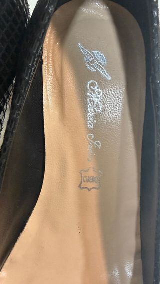 Zapatos de tacón efecto piel de serpiente