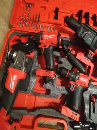 Kit Herramientas Milwaukee 18 --- 3 baterías