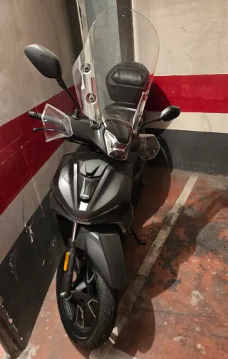 Moto Voge SR16 125cc Scooter Negra. Casi nueva.