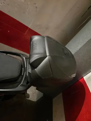 Moto Voge SR16 125cc Scooter Negra. Casi nueva.