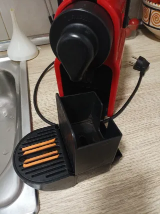 Cafetera Nespresso Krups Roja
